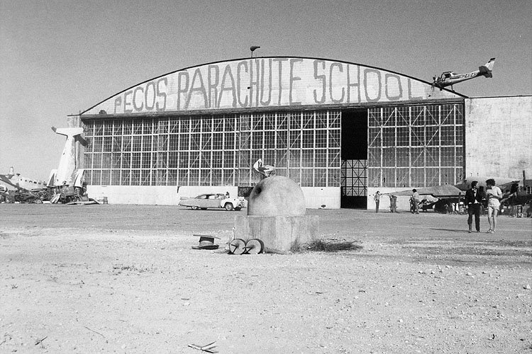 pecos-parachute-school.jpg.1b4910c9711043ecfa346fa7ccb90de6.jpg