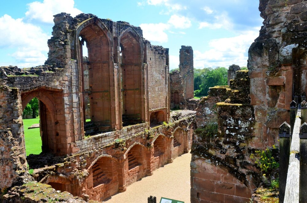 1104385870_KenilworthCastle-GreatHall9.thumb.jpg.1b42f0a875f7b7c840847189164e906d.jpg